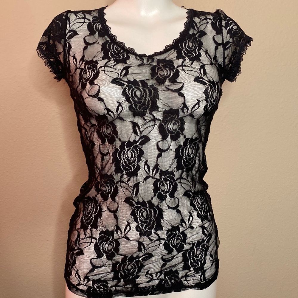 Aviva stretch black lace rose top M